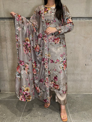 JIHAN OUTFIT