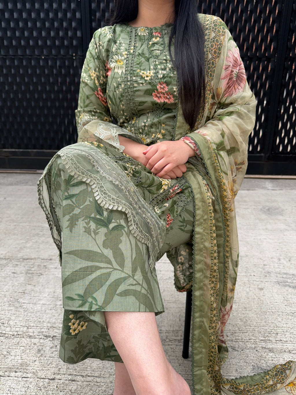 PRE-ORDER NOURA OUTFIT