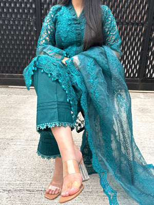 HANEEN OUTFIT